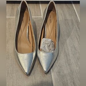 Stylish Silver Pointed Toe Heels